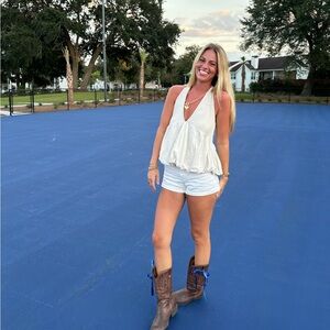 Meet your Posher, Caroline